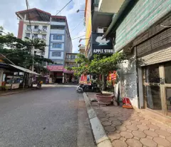 selling a 4-storey house for agricultural student market business. 56m2, 12m road.