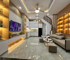selling a 4-storey house on bach mai street, shallow alley, three floors, door to door, rare price of 30m2, only 5.8 billion