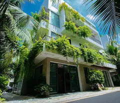 selling a 4-storey villa with 2 street fronts, extremely wide 10.5m frontage