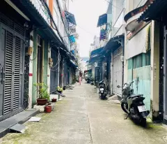 selling a 4m alley house close to phan huy ich, ward 15, tan binh - only 200m from truong chinh - price 4 billion 2 + trade