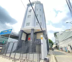 selling a 5-storey building with nearly 200m2 of land on busy nguyen duy trinh street