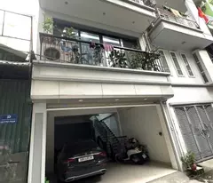 selling a 5-storey house in dai dong, people built a car lot to avoid entering hoang mai's house