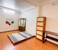 selling a 5-storey house on yen lac street with a car to avoid doing business with two ladies