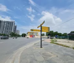 selling a 5-storey house with 120m2, 22m road at trau quy, gia lam, hanoi. 2x billion. contact 0989894845