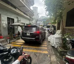 selling a 5-storey house with a car, avoid going to the hoang mai business house