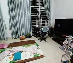 selling a 5-storey pond house with car parking and hoang mai business