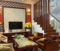 selling a 5-storey private house, car parked near the house, alley 123 vo chi cong, tay ho - 35m2 - 6.7 billion
