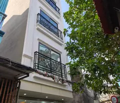 selling a 5-storey private house priced at 5.1 billion 20m from provincial road 422b, house is for rent with cash flow of 15 million/month
