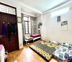 selling a 5-storey residential-built house, 7-seat car alley, car parking at the door