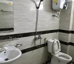 selling a 5-storey semi-detached house right at 20m, car parking day and night
