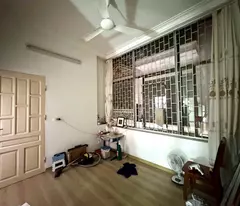 selling a 5-storey semi-detached house with people building a corner lot for thong hoang mai car