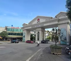 selling a 6-storey house with elevator, business main axis, business car corner lot, price over 8 billion.
