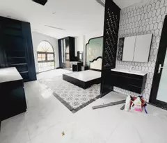 selling a 6-storey house with elevator on lac long quan street, tay ho, car access, high intellectual level, 48m, 13 billion.