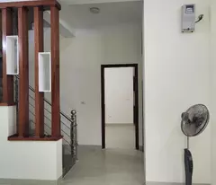 selling a 6-storey main house, people built a corner lot with cars parked at 9pkk thanh xuan street