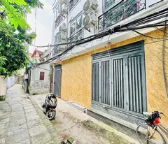 selling a 7-storey apartment complex with 3 sparkling elevators, 1.5 billion years of cash flow