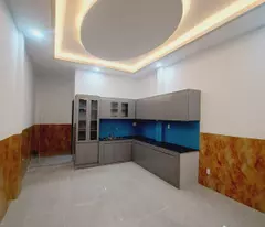 selling a 70m2 townhouse close to the inter-zone market 5-6