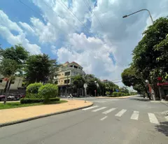 selling a 72m² street-front house – nguyen the truyen business area, tan phu district – 13.8 billion