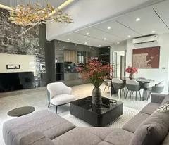 selling a 80m villa in thach ban, long bien, corner lot, super frontage, cars avoid all roads,