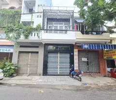 selling a beautiful 2-storey house for tran nguyen han for 7.2 billion