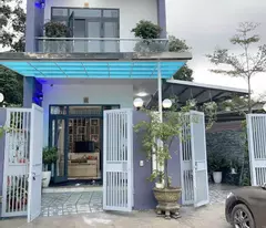 🔥 selling a beautiful 2-storey house fully furnished with hoai thanh car masterpieces. 100m from main road