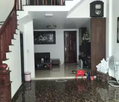 selling a beautiful 4t house, car at ly thai to's house - 65m2 - very nice price 6.4 billion