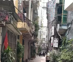 selling a beautiful corner lot house of 32m2 at le trong tan, ha dong, car parking next to the house price 6.2 billion