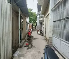 selling a beautiful house with 1 ground floor and 1 floor, linh xuan location, price only 2.x billion.