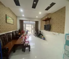 selling a beautiful house with floor area of ​​127m2, car in the house, near hoang dieu street, linh trung, thu duc, only 5.6 billion