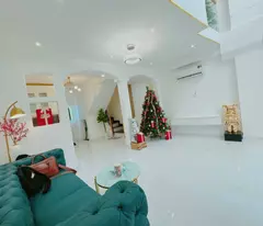 selling a beautiful new house with real pictures right now for only 7.9 billion tl 5m wide (phu nhuan)