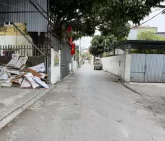 selling a corner apartment of 115m2 in a 3-storey house facing the street of hamlet 1, dong du. nice location for both residential and business