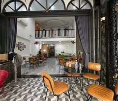 selling a house 5.5m wide, 5 floors, bau cat area, with elevator, sleeping car in the house, about 21 billion tl