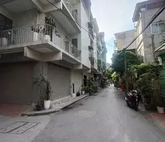 selling a house divided into a subdivision by khuong ha police department - 45-seat car with 46m door and rear hatch, price 14.8 billion