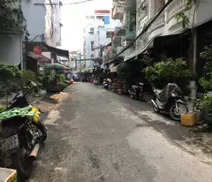 selling a house in thanh thai truck alley, district 10, running a 15-room chdv business, cash flow of 65 million, only 24 billion