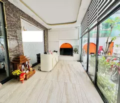 selling a house with a busy business environment, offering 10 billion, ly chinh thang, ward 7, district 3, 205m2, 2 floors, well-developed.