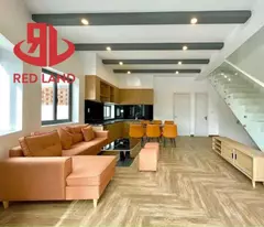selling a house with a car avoiding duy tan for only 3.1xx billion