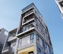 selling a house with elevator, sleeping car in the house, corner lot 3 faces airy, ngoc thuy long bien