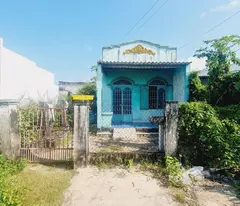 selling a level 4 house near doi duong beach, phan van tri street, lagi for an overwhelming price of 1.35 billion