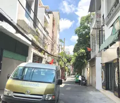 selling a nat house (5 x 20) 6m clear alley, oto comfortably avoids le van sy street, phu nhuan