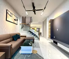 selling a new 3-storey house with 100% to hieu cars