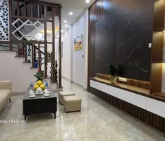selling a new 6-floor elevator house with kong glass like a 5-star oto ks with spring gate peak for only 18.5 billion