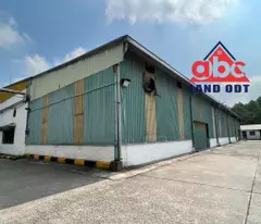 selling a newly built house right at the gas station 26 trang dai for only 1,150 million