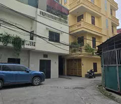 selling a small 5-storey duong van house, people built a corner lot close to the car street to avoid the two trung ladies