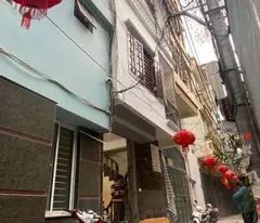 selling a sparkling 4-storey house on hoang mai street for car builders and businesses