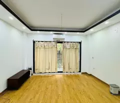 selling a super product of a sparkling 5-storey dai la house, people who built cars avoid going to trung's house