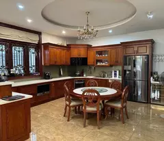 selling a super rare 5-storey tam trinh villa with sparkling sidewalks and cars displayed by two ladies
