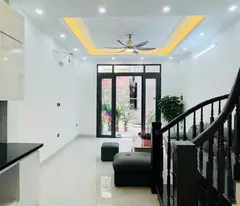 selling a townhouse in yen hoa, cau giay, i know the house is adjacent to the subdivision, the price is 7 billion,
