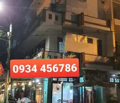 selling a villa that is being used as a boarding house with good monthly revenue