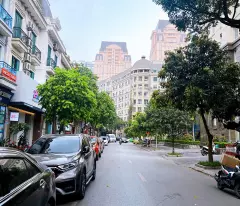 selling adjacent to van quan urban area, 77m2, 5 floors available for office