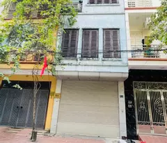 selling an hoa townhouse, ha dong, near mo lao lake, near security academy. stay now
