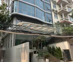 selling an old house with a checkerboard street in tran quang dieu, dong da - red book 110m, frontage 11m, price 39 billion